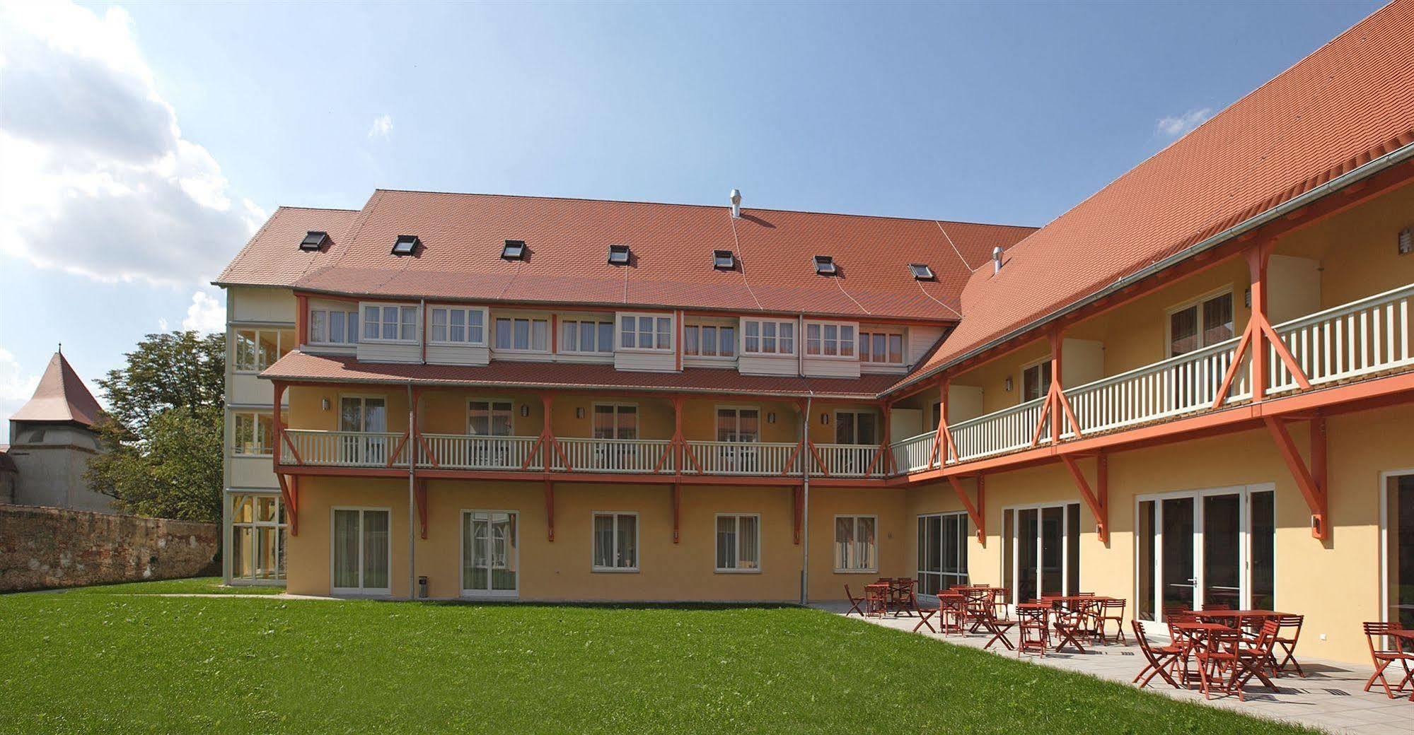 Jufa Hotel Nördlingen Εξωτερικό φωτογραφία